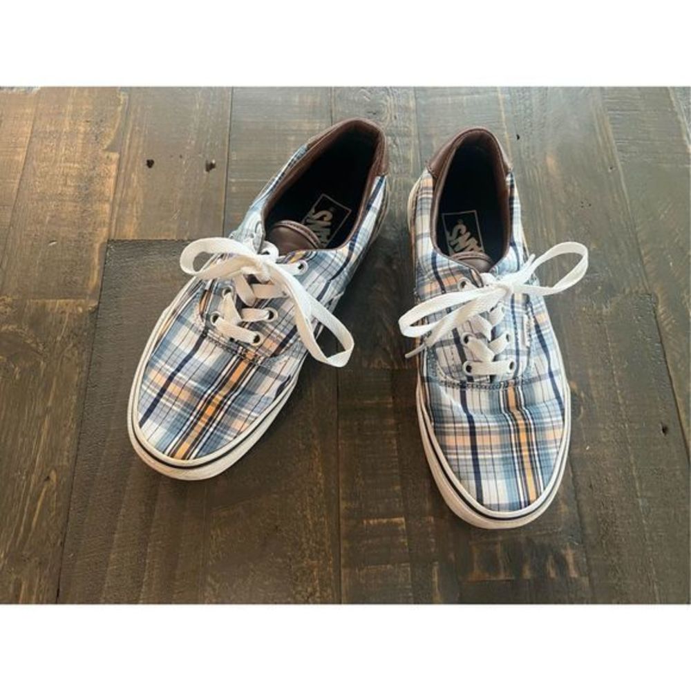 VANS plaid size 7